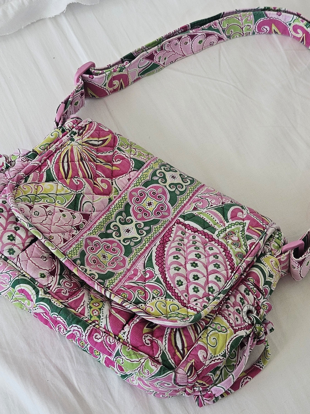 vera bradley pinwheel lindsay messenger bag
crossbody / shoulder bag